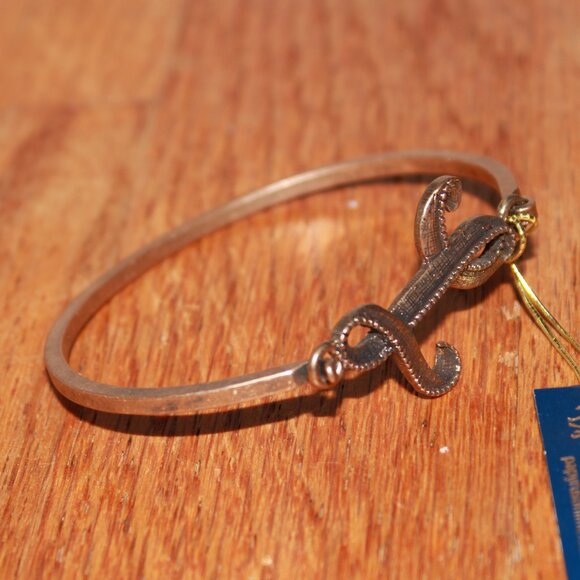 Niquea.D Initial Metal Bracelet - Picture 3 of 5